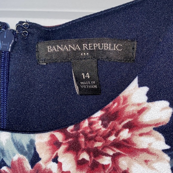Banana Republic Flower Dress🌸🪻 - Picture 3 of 3
